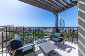 Maison Privee - Exclusive Seaview 3BR Roof Terrace Apt with Scenic Views of Burj alArab